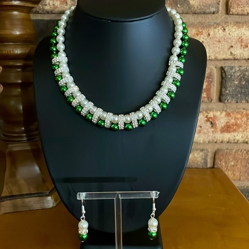 Vintage Silver toneFaux Green and White Pearl Necklace and Earrings set